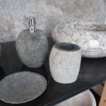 Set de salle de bain en galet de rivière creusé