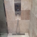 Receveur Bac à douche en travertin beige sur mesure Chez Pierre Discount