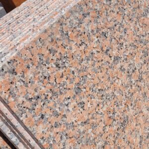 Granit Corail gris moucheté